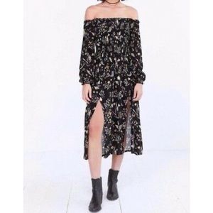 Kimchi Blue Jannie Off The Shoulder Midi Dress